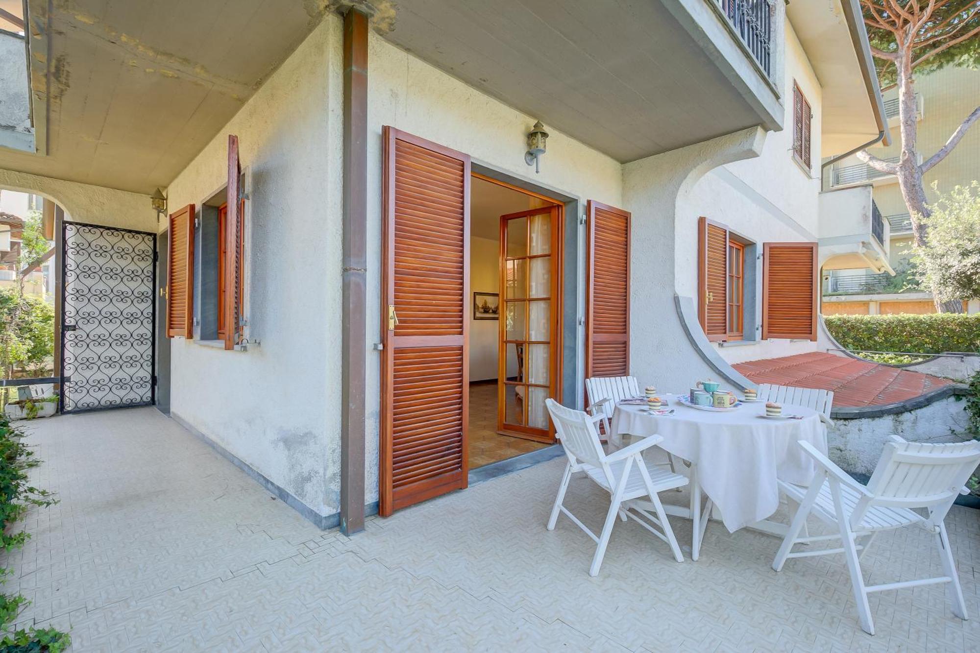 Casa Maddalena Al Mare 600M From Sea - Happy Rentals Marina di Pietrasanta Exterior photo